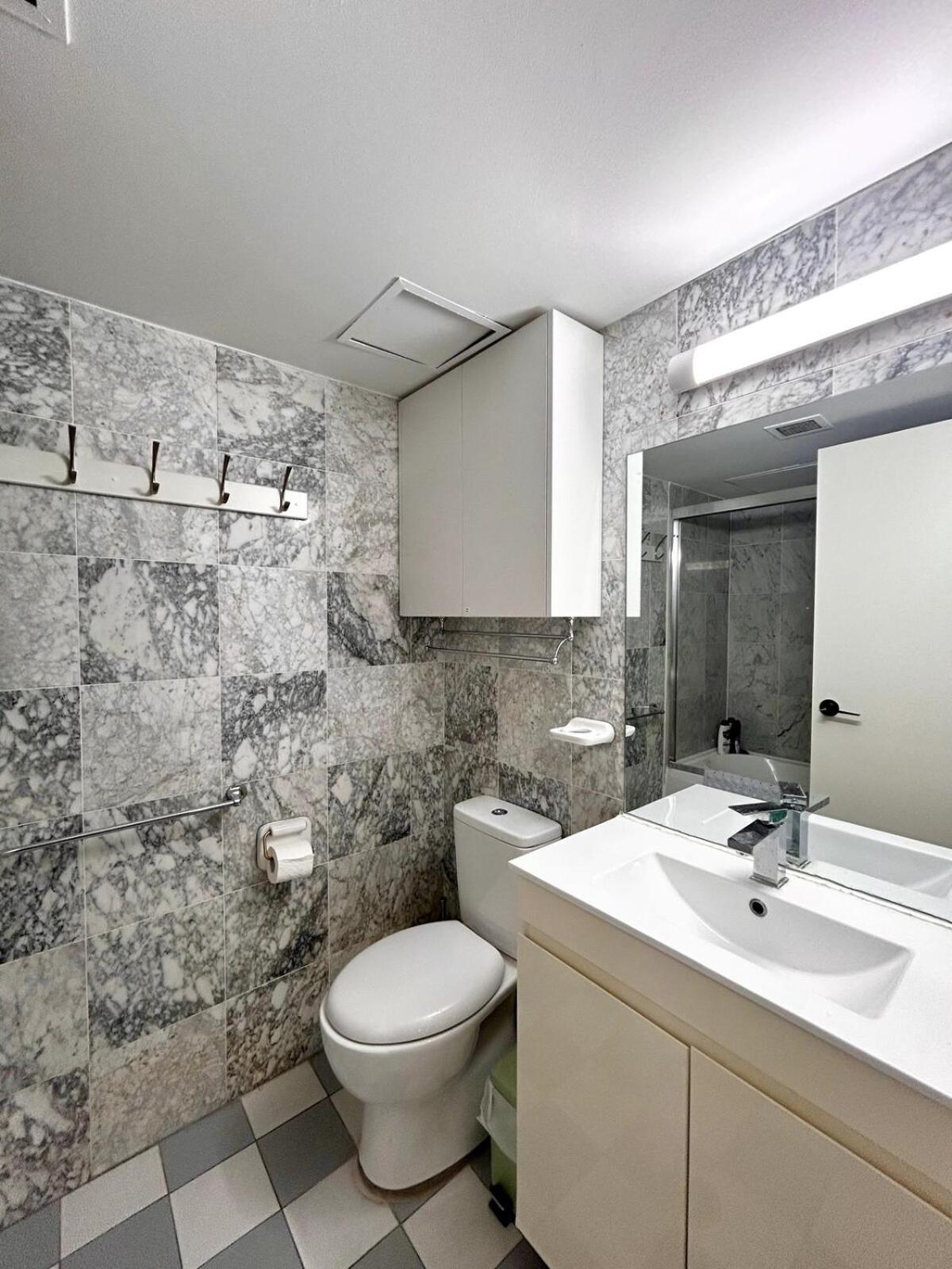 Apartment 3br Penthouse In Cbd Wparking *
